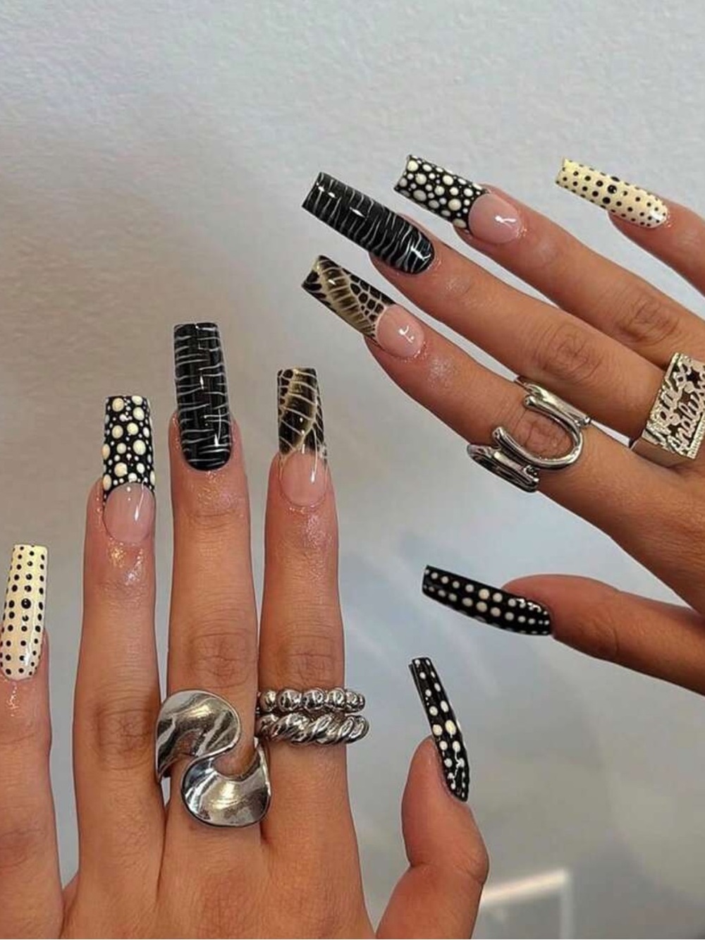 24pc Press On Nail Set from the Nail Bar 💅